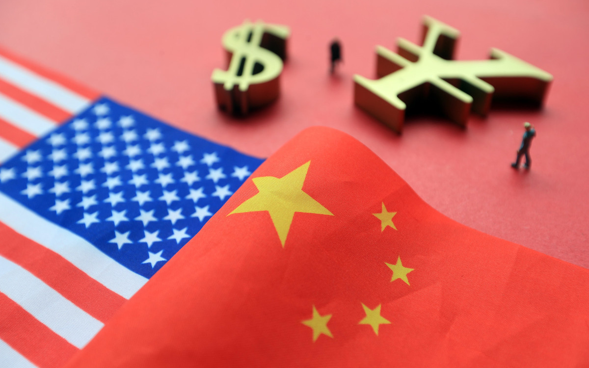 إجراءات واشنطن وبكين المقيدة للتجارة تهدد نمو الاقتصاد العالمي 