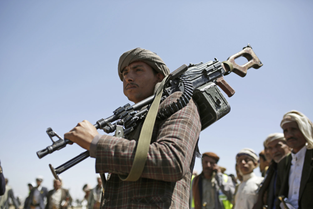 التحليل: تصنيف الحوثيين إرهابيا يكشف استمرار حذر إدارة بايدن
